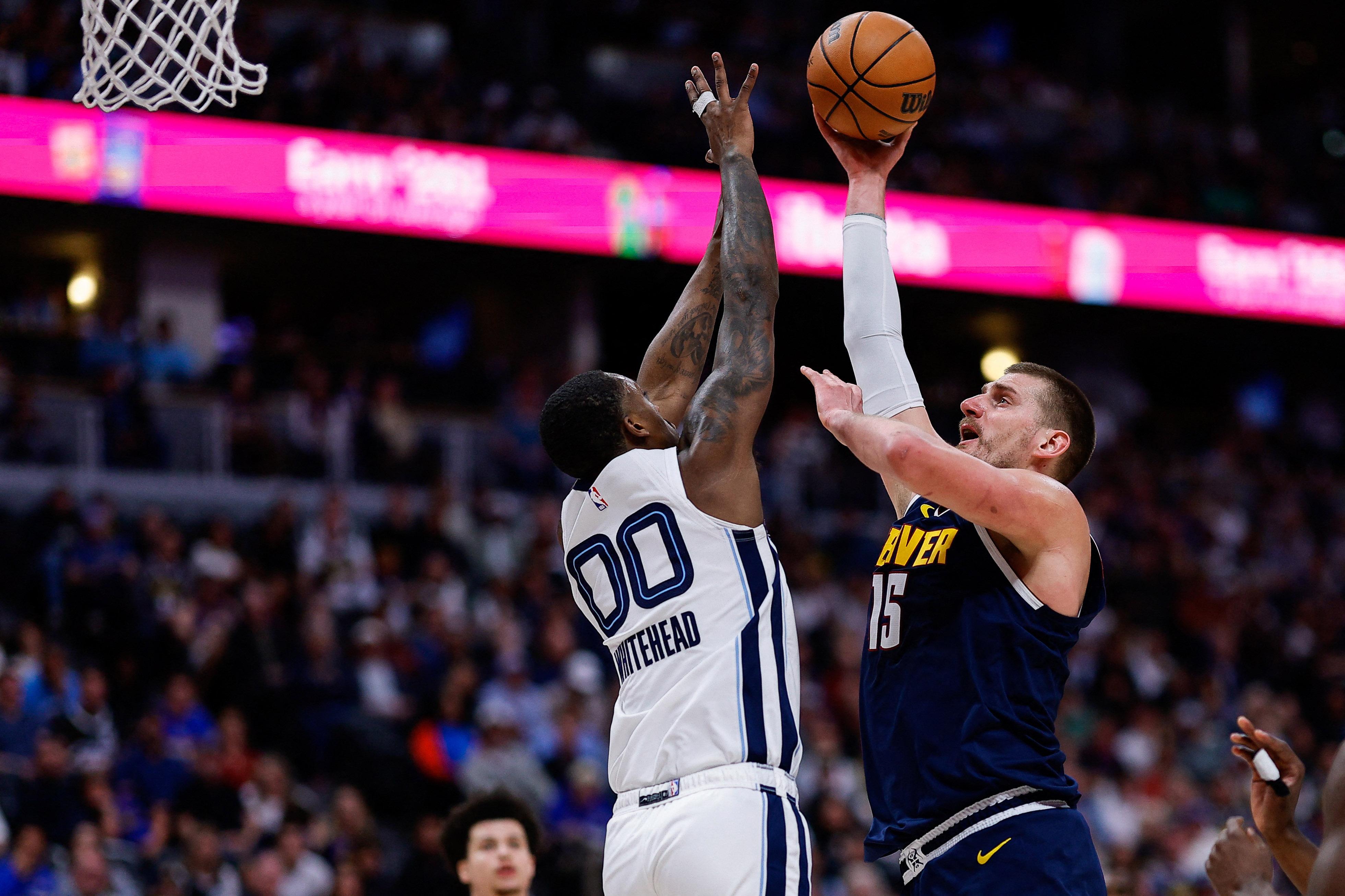 NBA: Nuggets’ Nikola Jokic vs Grizzlies defense