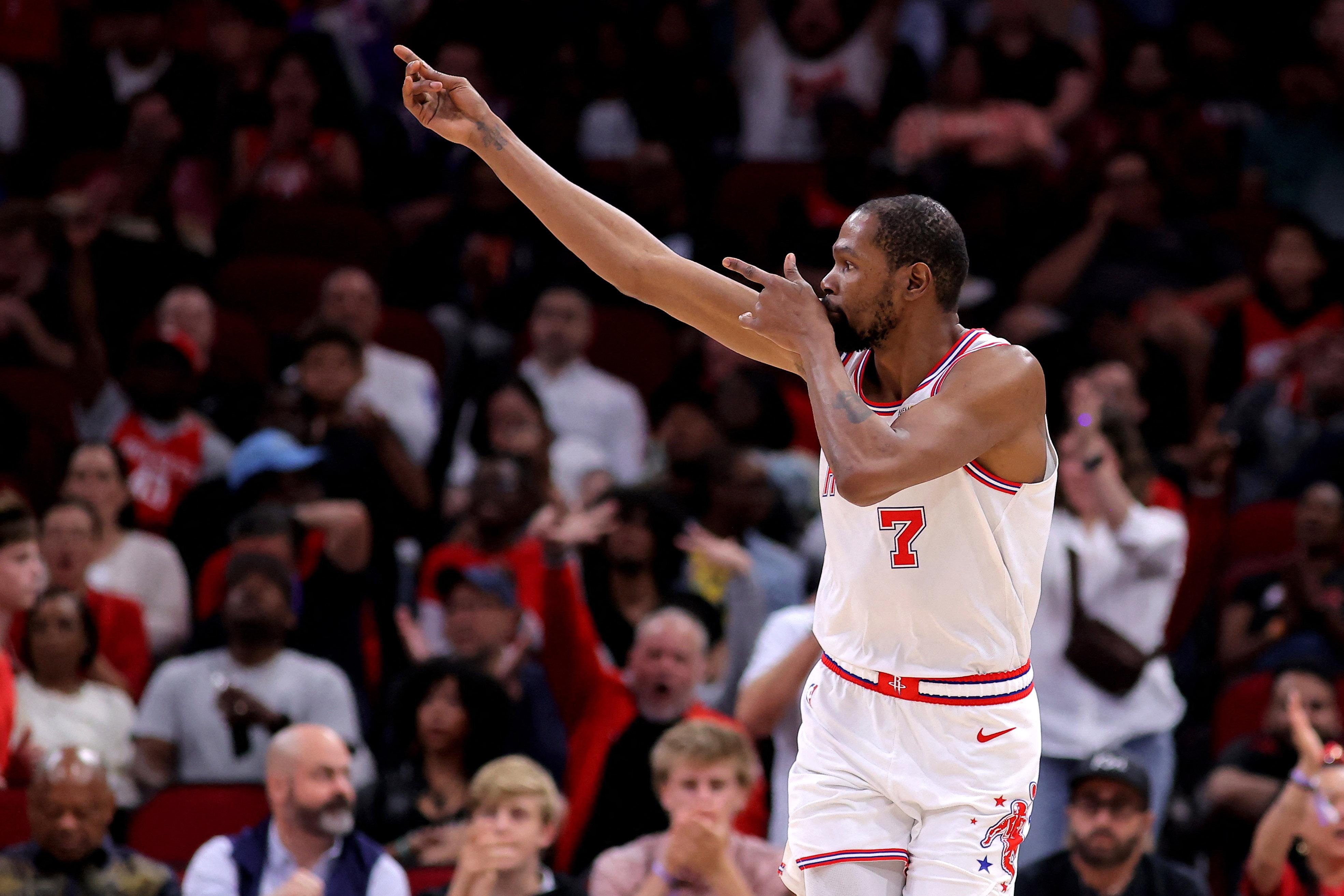 NBA: Kevin Durant scores 29 as Rockets hold off 76ers
