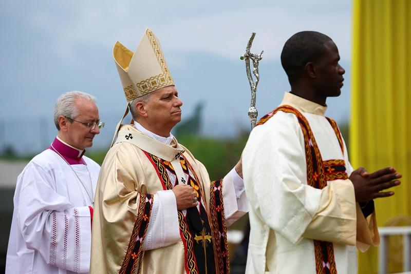 Pope Leo, in Cameroon, decries 'handful of tyrants' ravaging the world