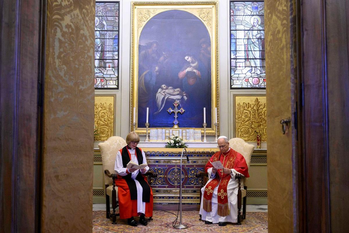 Pope Leo and first female Archbishop of Canterbury meet and pray together