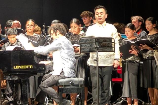 Filipino baritone Joseleo Logdat with Munting Koro Hiraya. PIA GONZALEZ ABUCAY