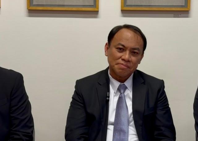 In his latest briefing in Prague, acting DOJ Secretary Fredderick Vida admitted: I have no idea of the exact area (where Zaldy Co is). (Photo by Andy Pe&ntilde;afuerte III)