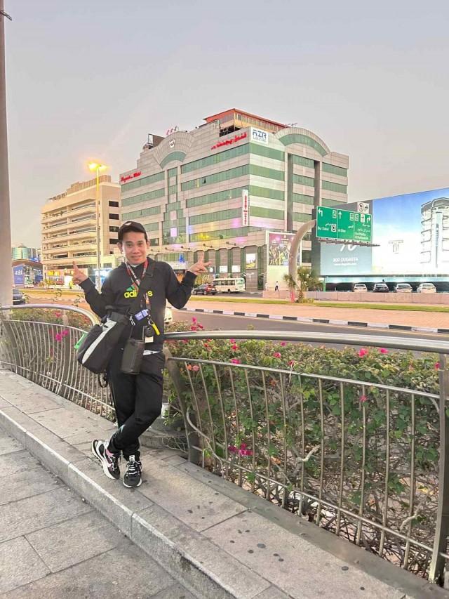 'Ang sarap na umuwi para sa pamilya pero 'di kaya. Ang hirap lalo sa Pilipinas,' says Neil Lagria, who recently lost his job at a travel and tours consultancy company. Photo Courtesy: Neil Lagria