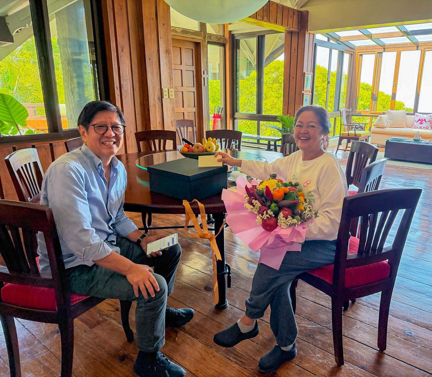 Bongbong gives bouquet of vegetables to Liza on wedding anniversary
