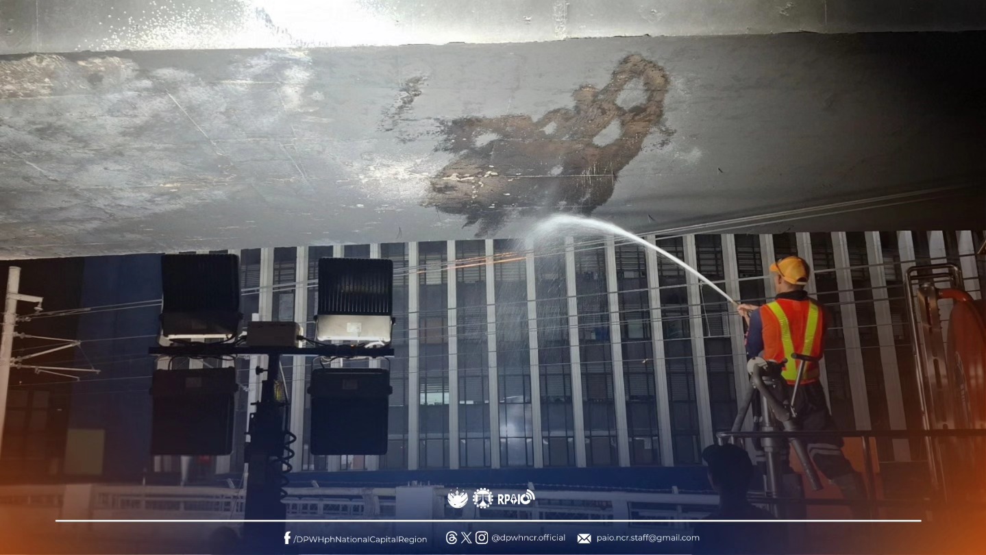 DPWH engineers inspect EDSA-Ortigas flyover after bus fire incident