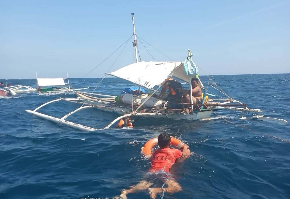 4 rescued from submerged vessel in Bohol
