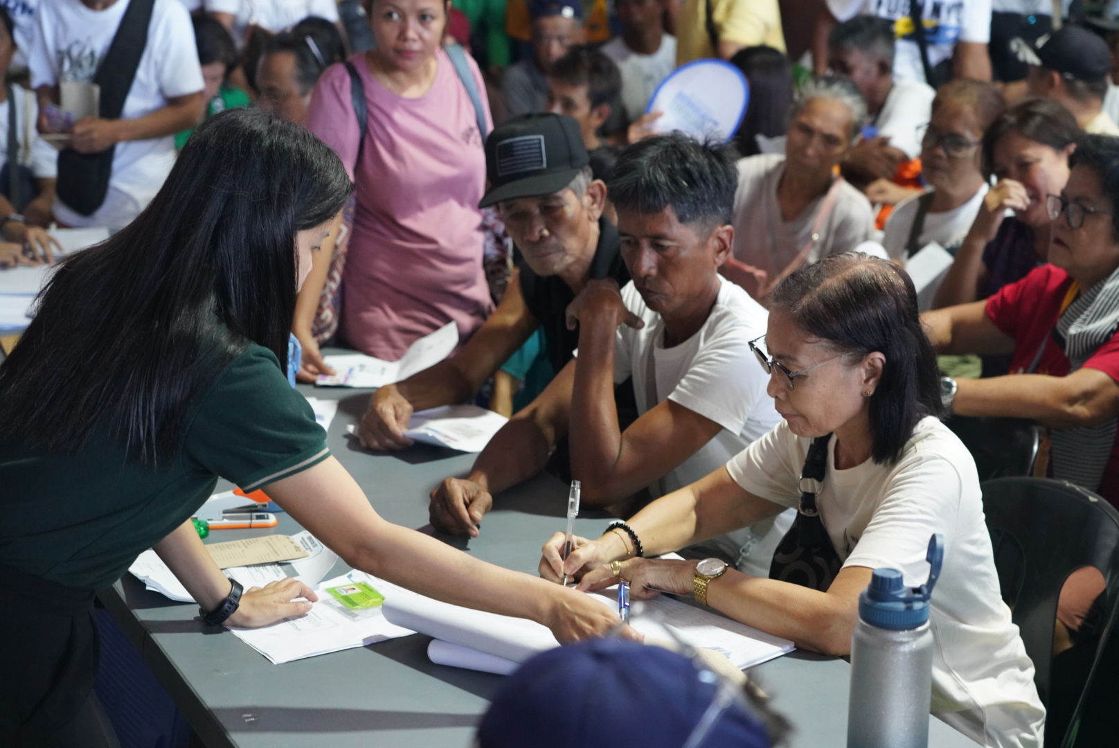 Over 2K Oriental Mindoro farmers, fisherfolks receive aid amid fuel price hike 