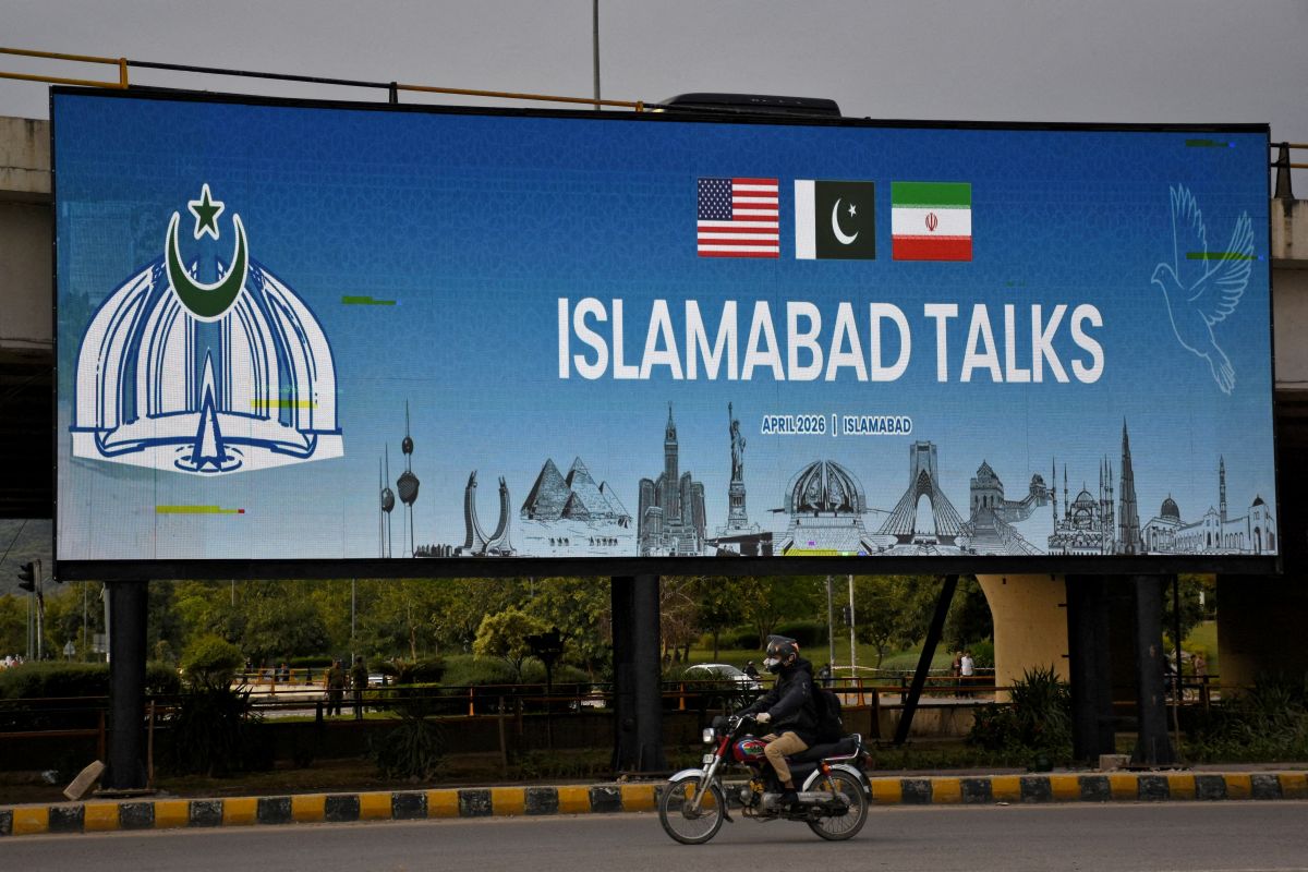 Pakistan prepares to host the US and Iran for peace talks, in Islamabad