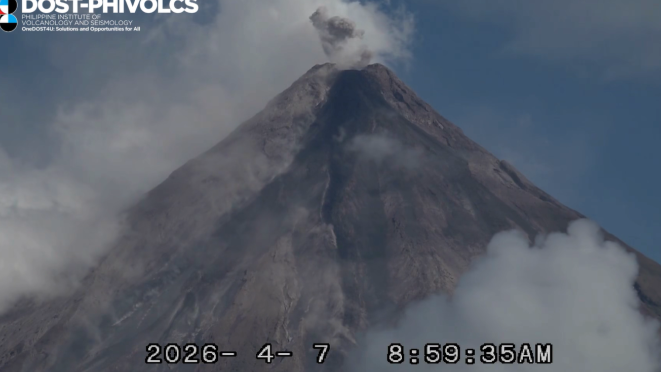 WATCH: Mayon spews ash clouds on 91st day of effusive eruption