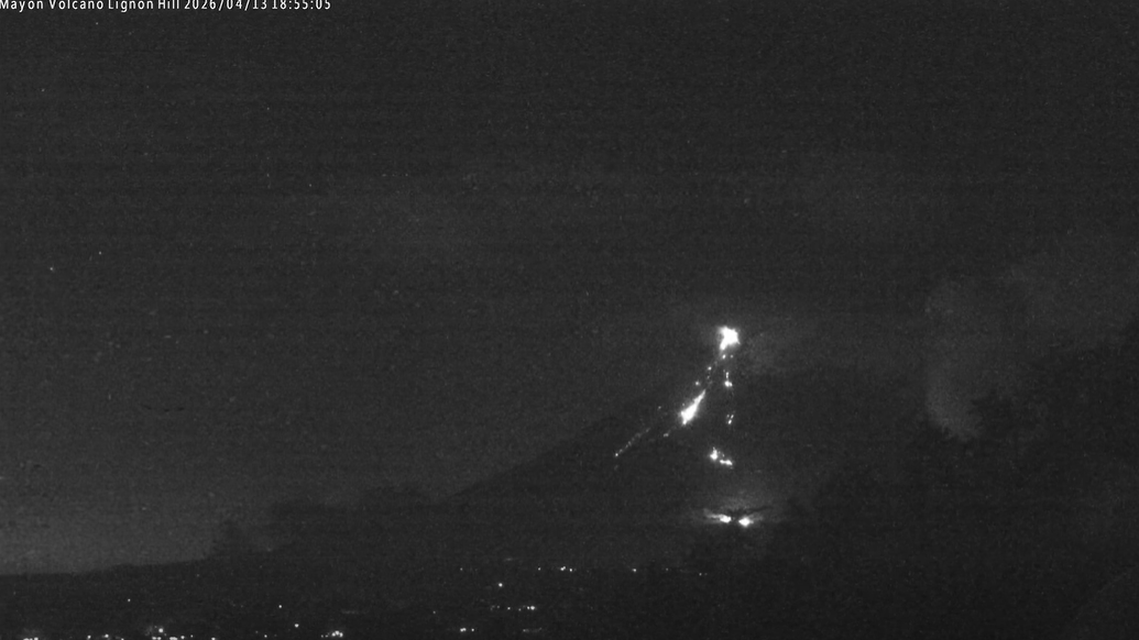 WATCH: Minor strombolian activity, grass fire on Day 97 of Mayon’s effusive eruption