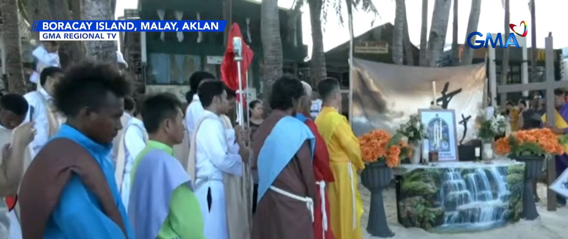 More than 500 Catholics join Via Crucis in Boracay