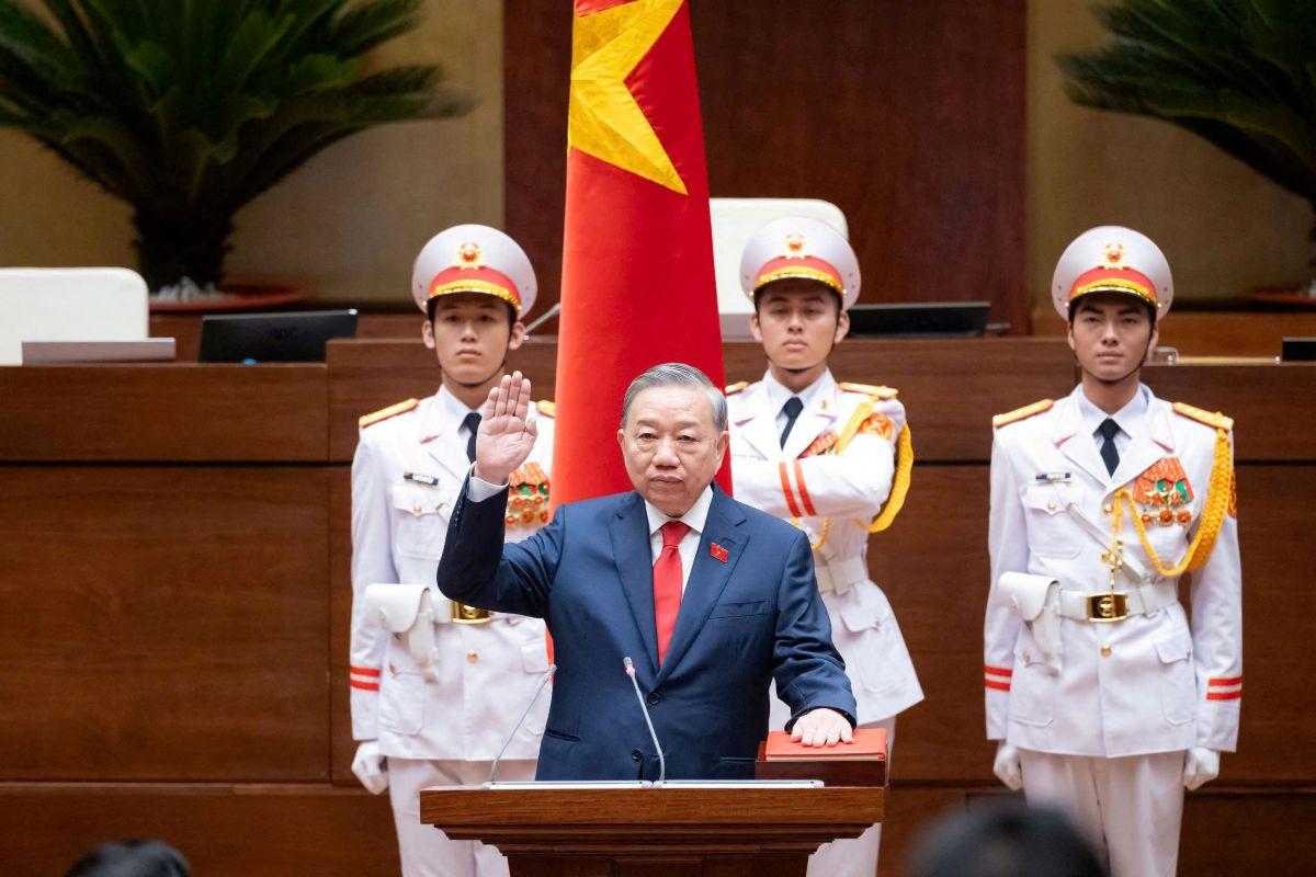 To Lam takes his oath as president of Vietnam