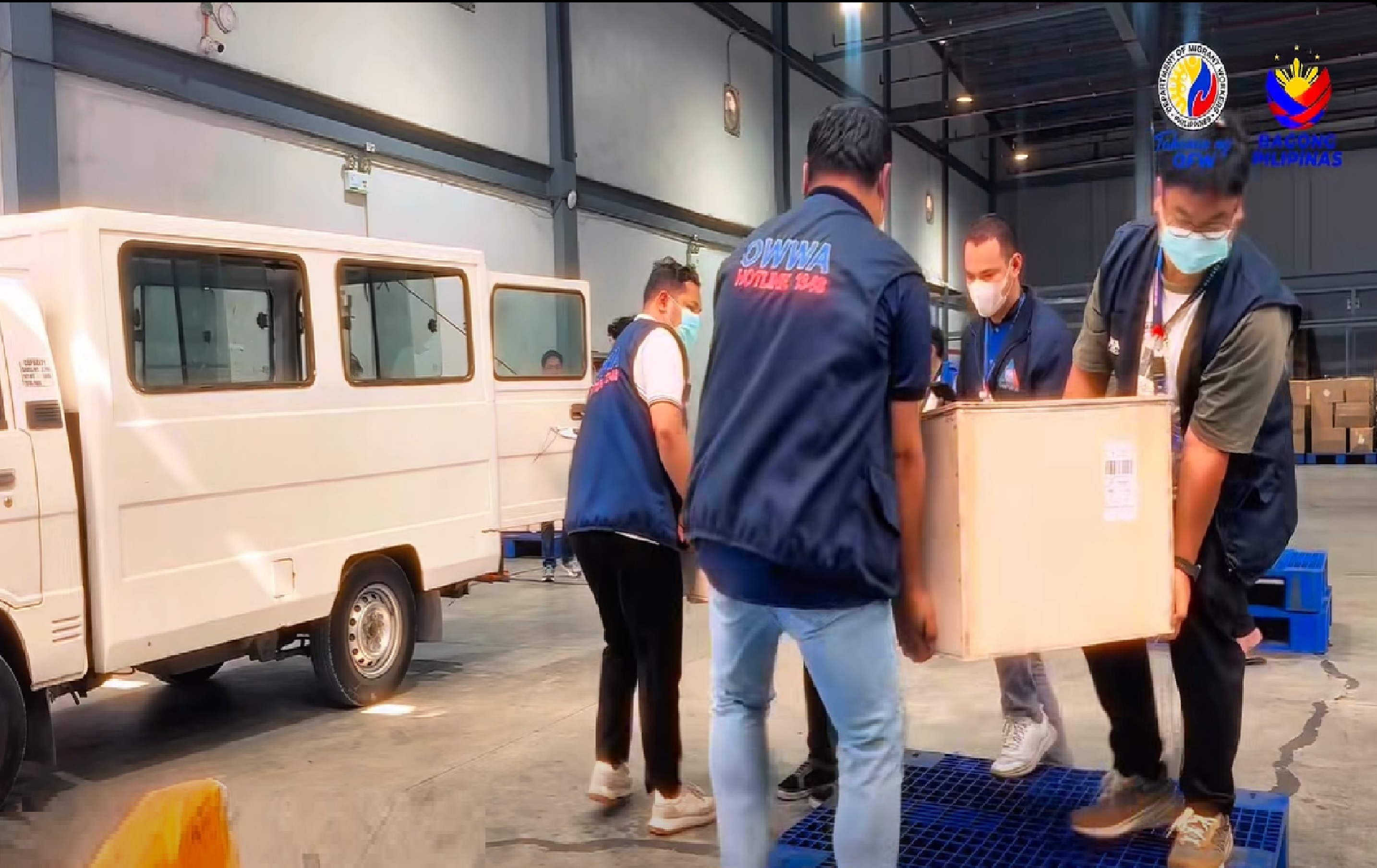 20 labi ng OFWs at 363 Pinoys, nakauwi na sa bansa mula sa Middle East-- DMW