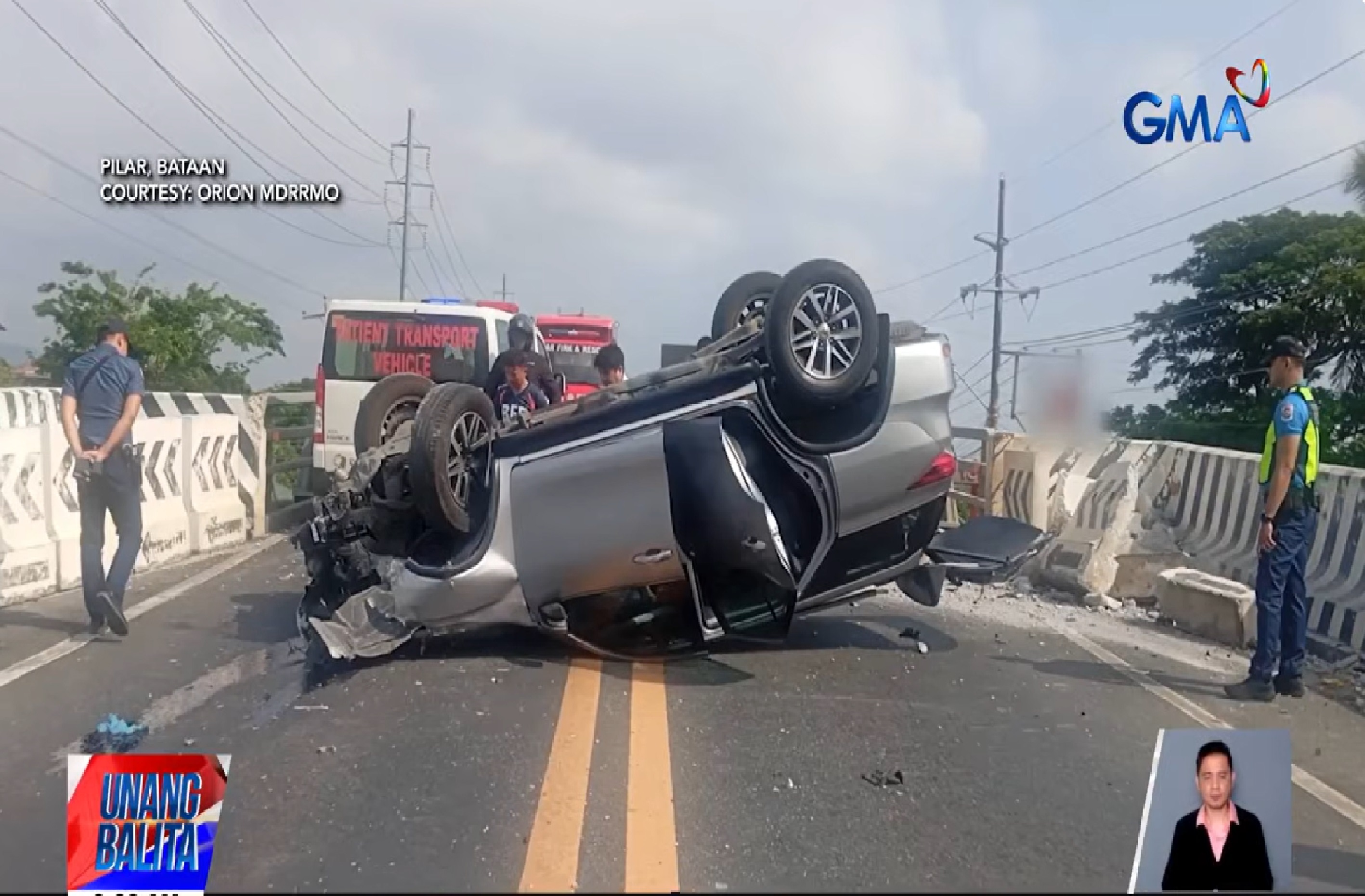 SUV, bumaligtad sa flyover matapos mang-araro ng concrete barrier at utility van sa Bataan