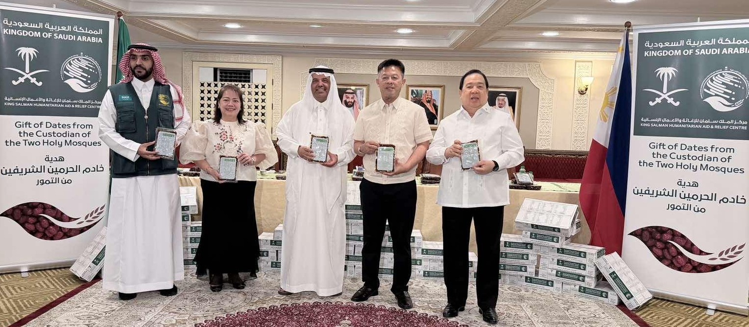 Saudi Arabia turns over 30 tons of premium dates to PH for Muslim community