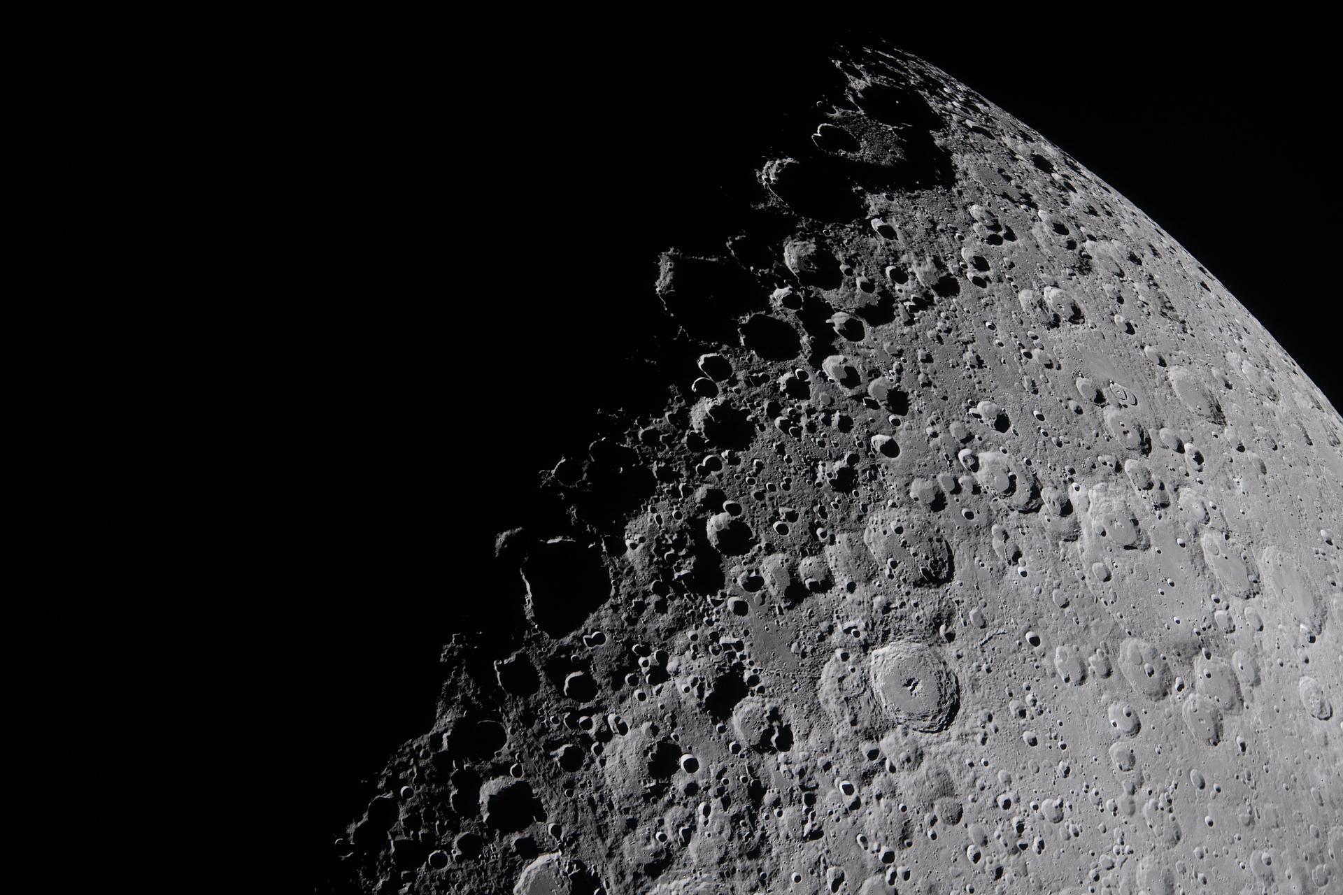 Artemis II crew spots 'brownish, greenish' patches on the Moon