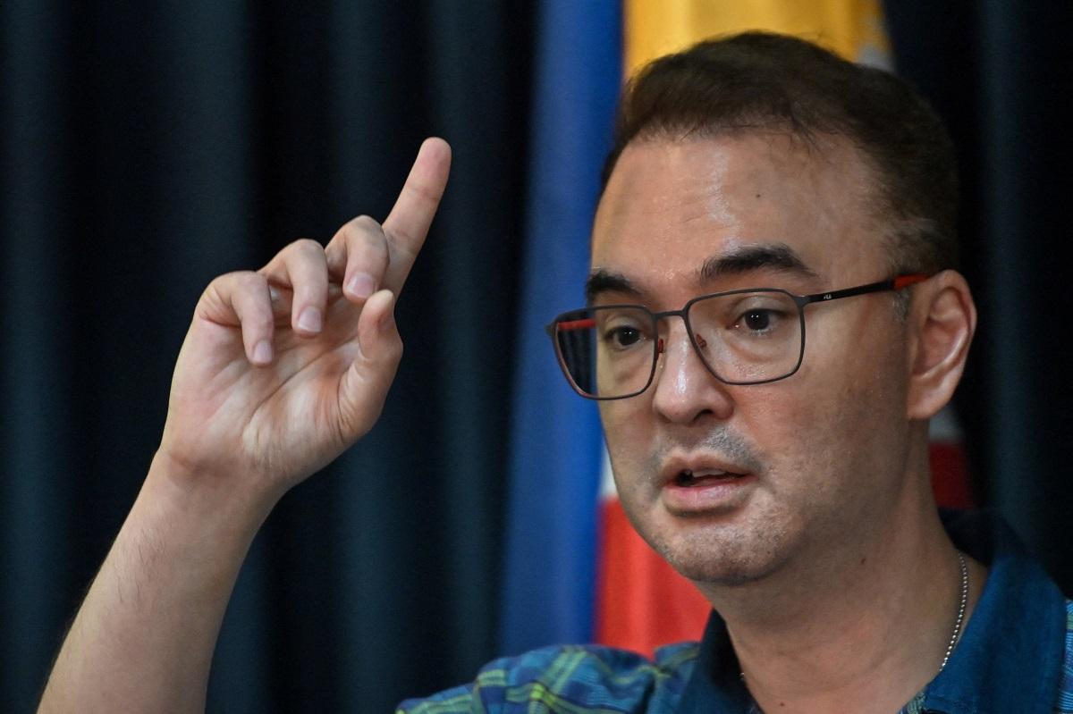 Bato Dela Rosa Left Senate Voluntarily, No Escape Says Alan Peter Cayetano