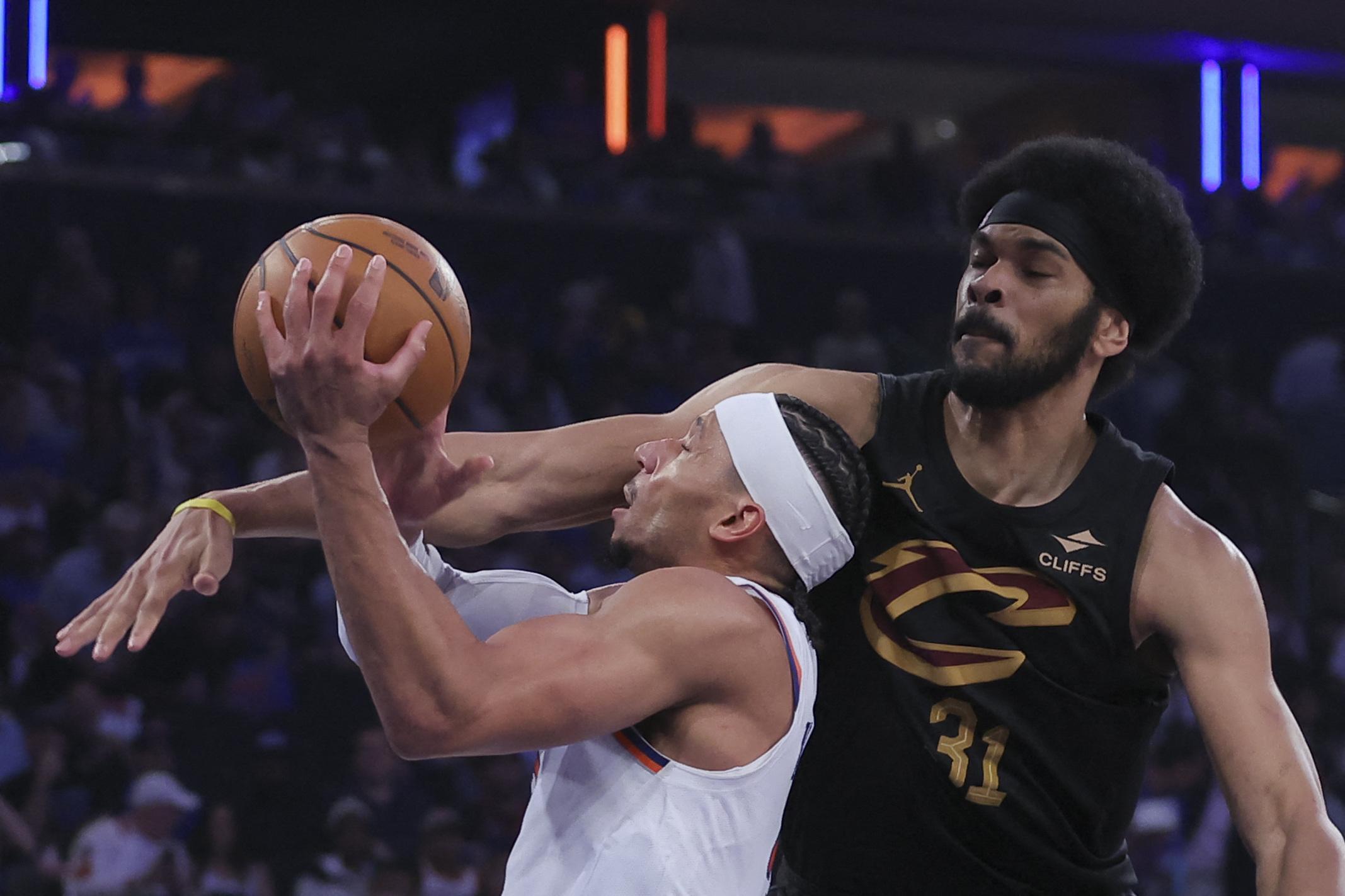 NBA: Knicks’ Josh Hart vs Cavs’ Jarrett Allen