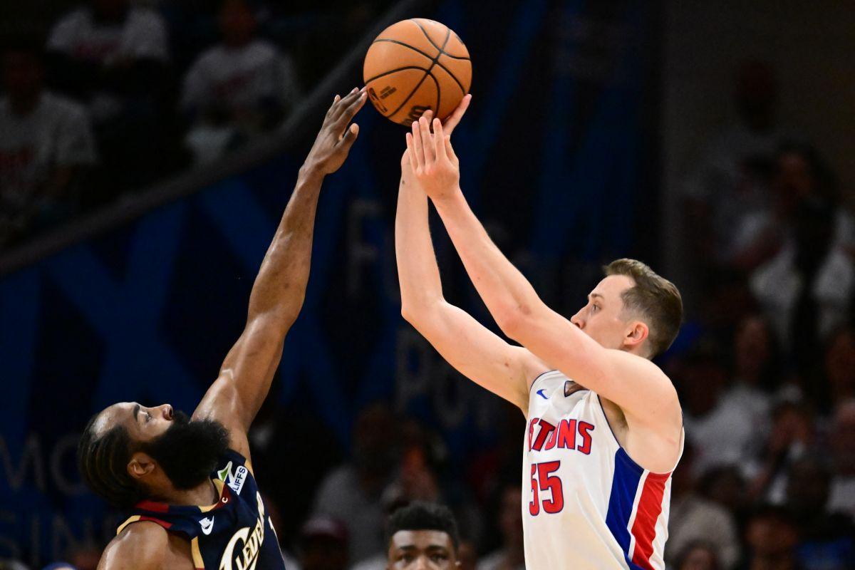 NBA Playoffs - Detroit Pistons vs Cleveland Cavaliers