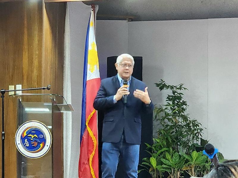 CFO warns against using exchange programs to permanently migrate abroad