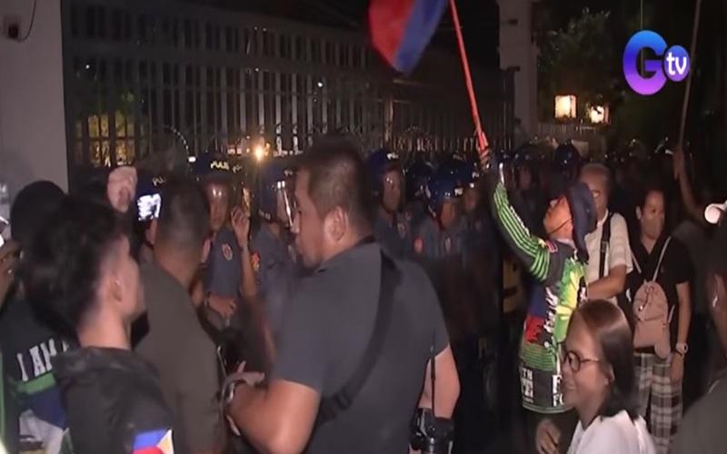 Dela Rosa, former President Rodrigo Duterte supporters gather at Senate building