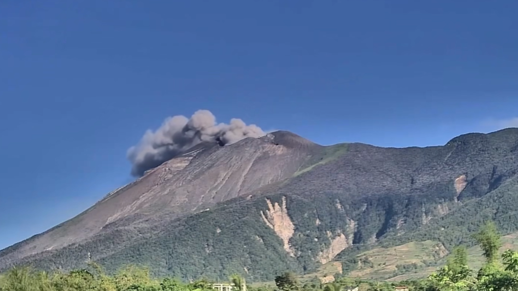 Ash emissions seen at Kanlaon Volcano, says PHIVOLCS