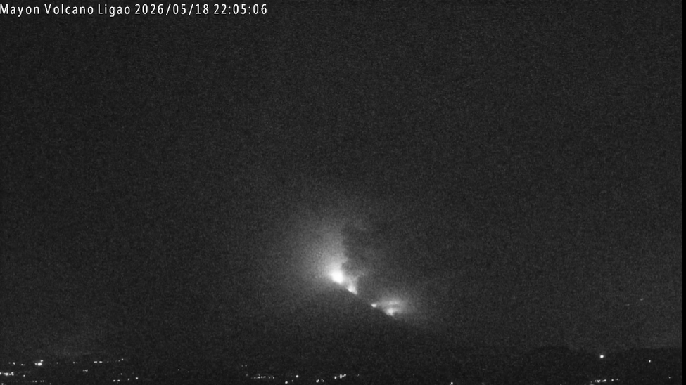 Lava effusion, ‘uson’ seen on Mayon Volcano – PHIVOLCS 