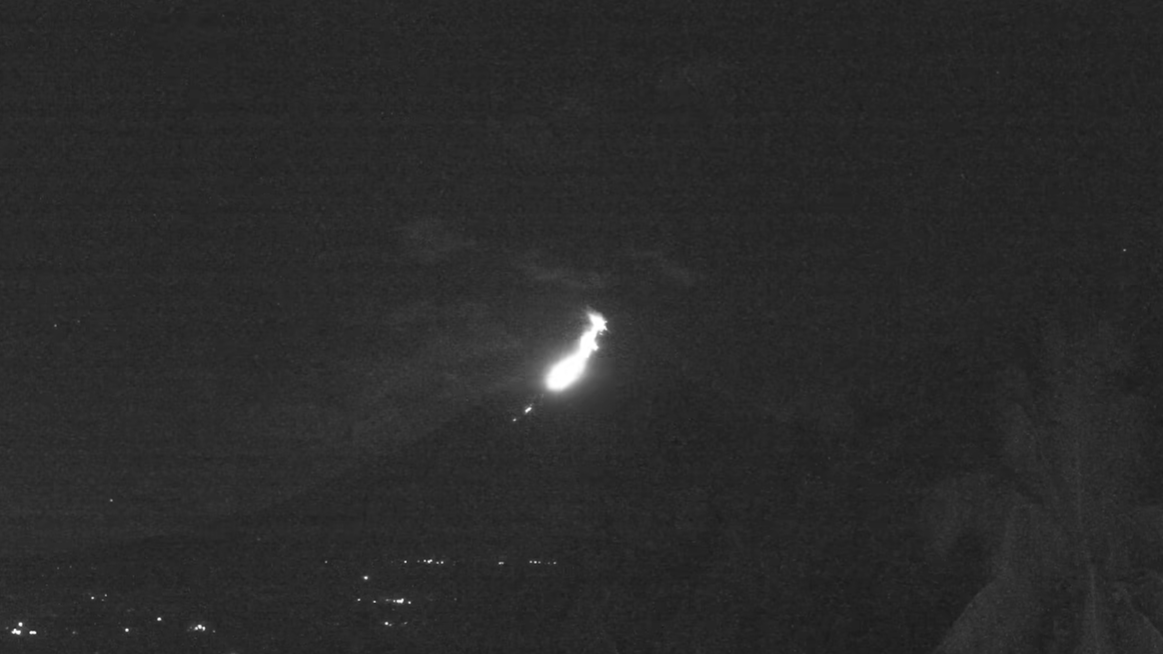 LOOK: Lava effusion, collapse-fed PDCs on Day 140 of Mayon’s effusive eruption
