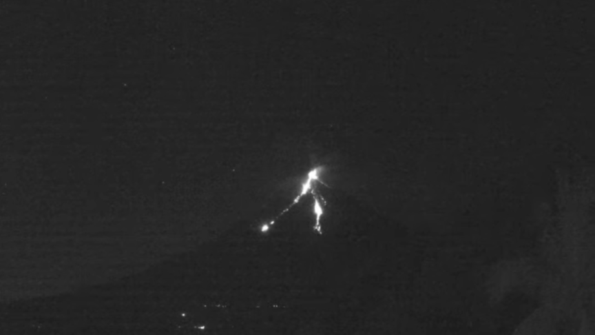 WATCH: Lava effusion, collapse-fed PDCs anew at Mayon Volcano 