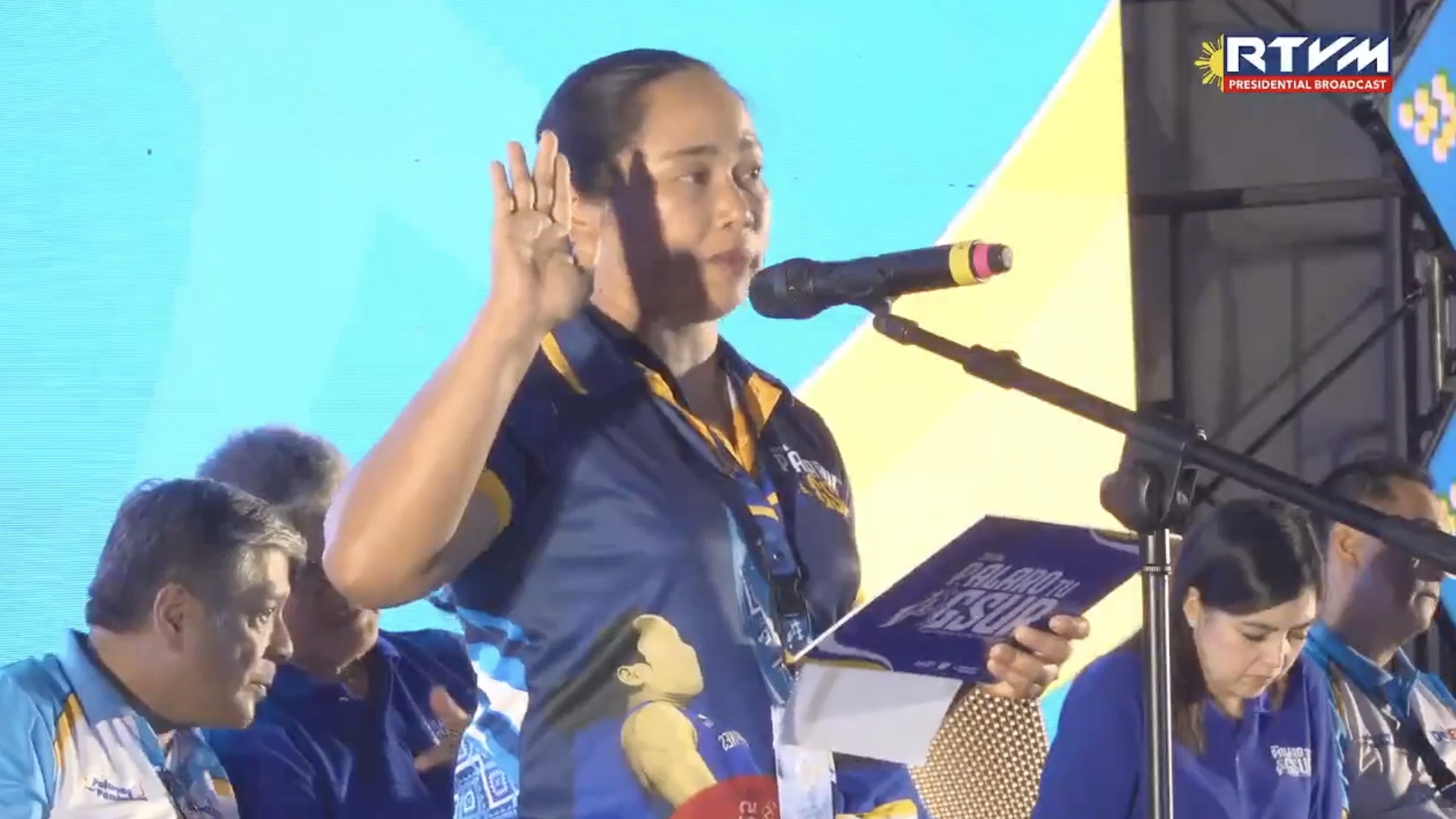 Hidilyn Diaz leads officials’ oath taking as weightlifting debuts in 2026 Palarong Pambansa