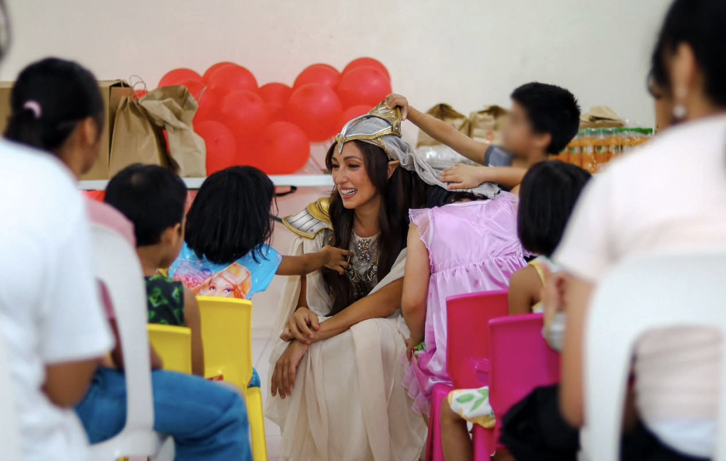 Solenn Heussaff dresses up as ‘Encantadia’ character Cassiopea in outreach for children