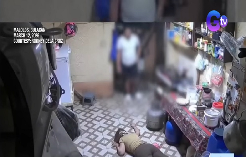 Pulis sa Malolos, Bulacan, na nahuli-cam na nanakit ng kaniyang live-in partner, sinibak sa puwesto 