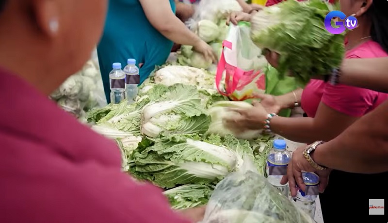 May-ari ng ukay-ukay, binili ang mga gulay na ‘di maibenta ng mga magsasaka sa Benguet at ipinamigay sa mga tao sa Cavite