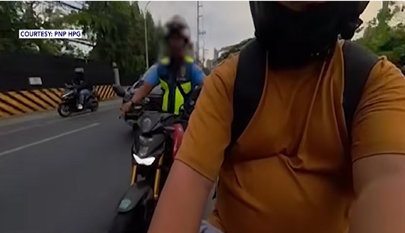 Rider na pulis sa viral na insidente ng pagtulak sa isa pang rider sa C5, inaresto na