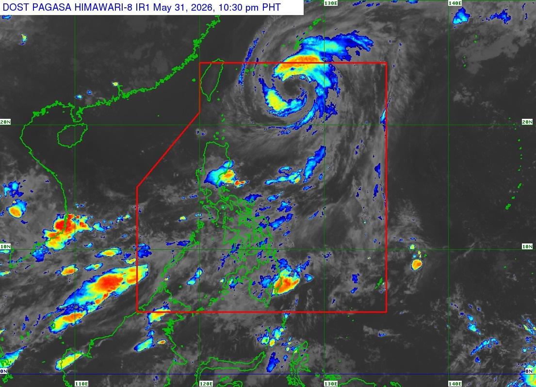 Typhoon Domeng maintains strength over PH Sea
