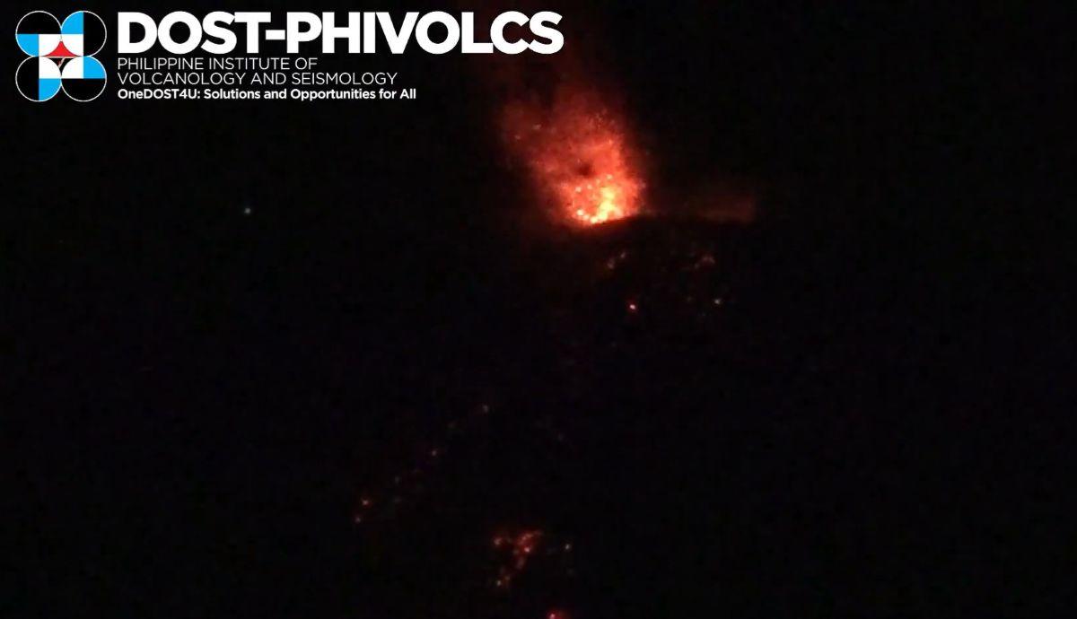 Mayon Volcano lava fountaining on May 9, 2026