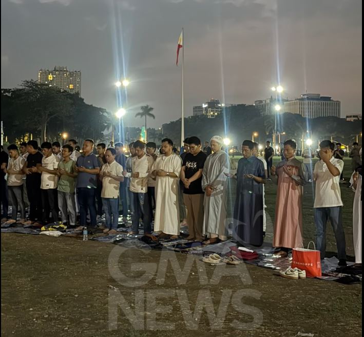 Muslims gather at Quirino Grandstand in Manila for Eid'l Adha 2026
