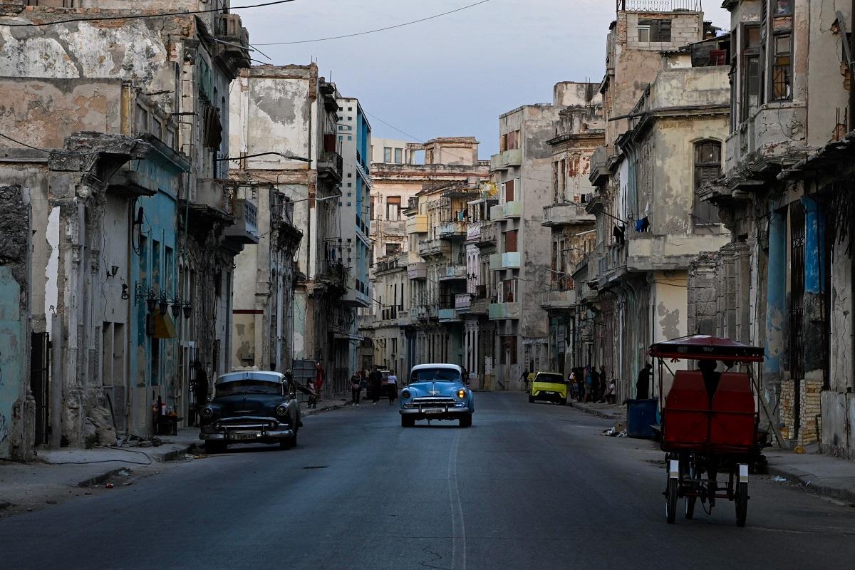 Cuba's national electric grid collapses, reason unknown