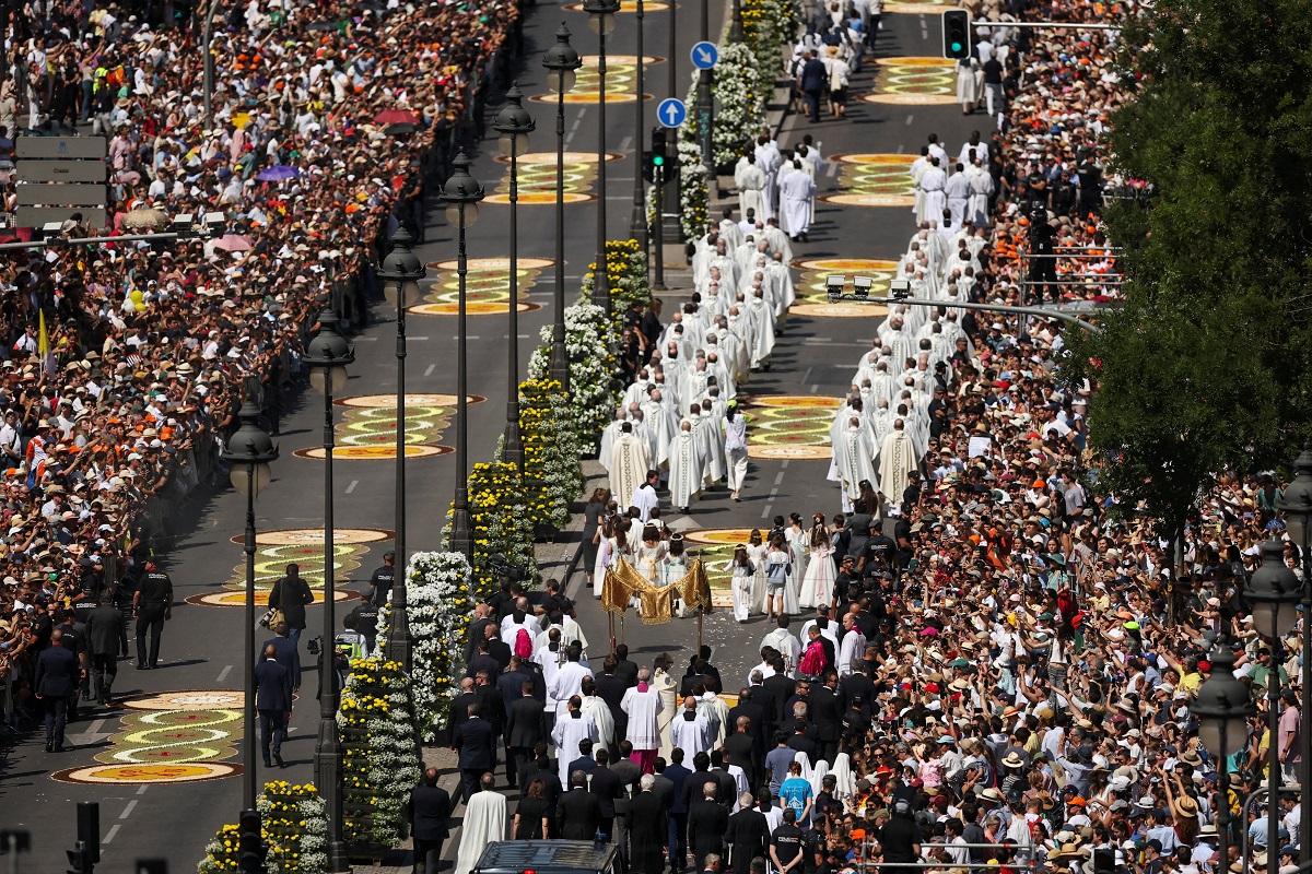 Pope Leo tells 1.2 million crowd in Madrid that God stands with the poor