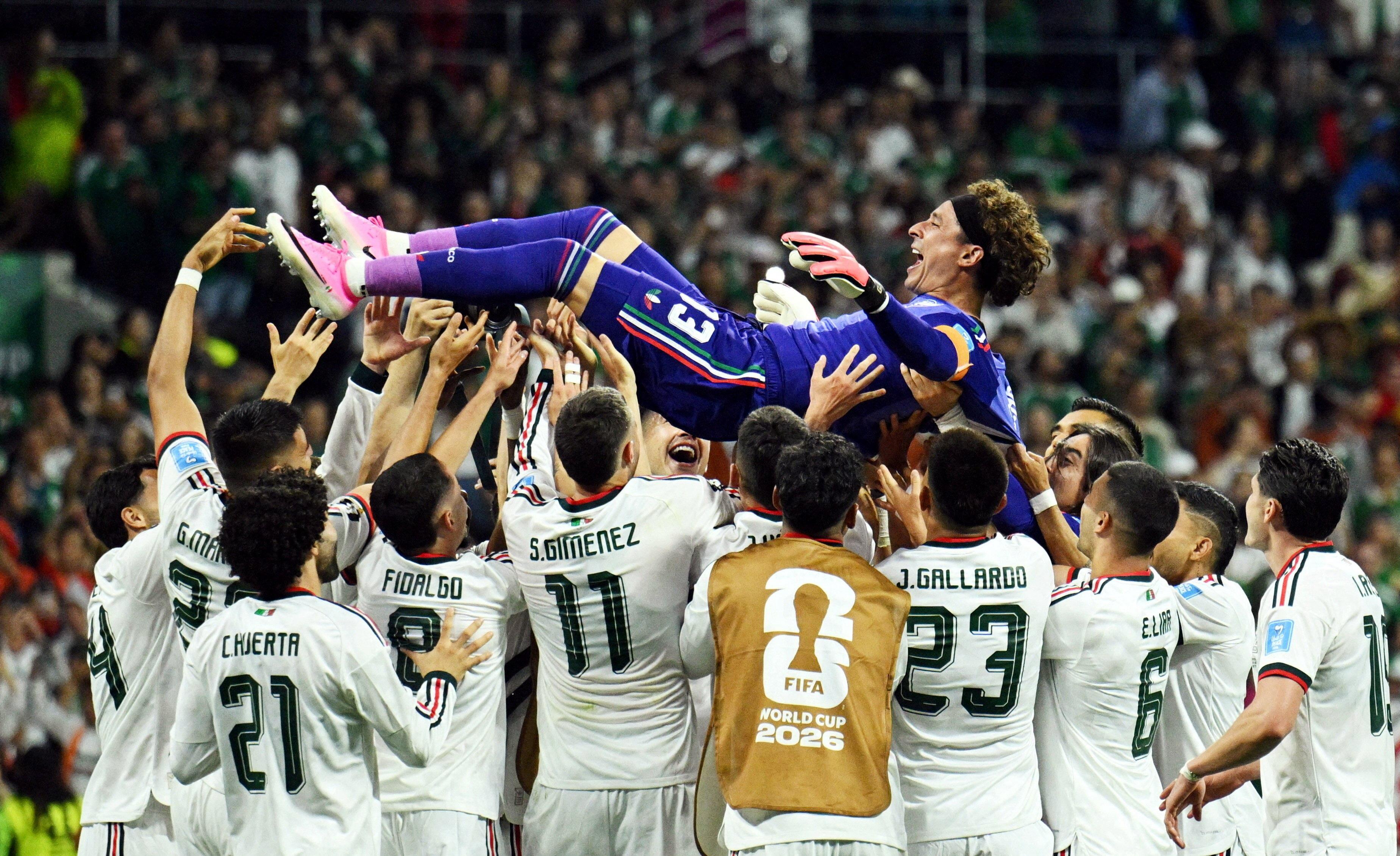 FIFA World Cup: Mexico stay perfect and bounce Czechs out with 3-0 win