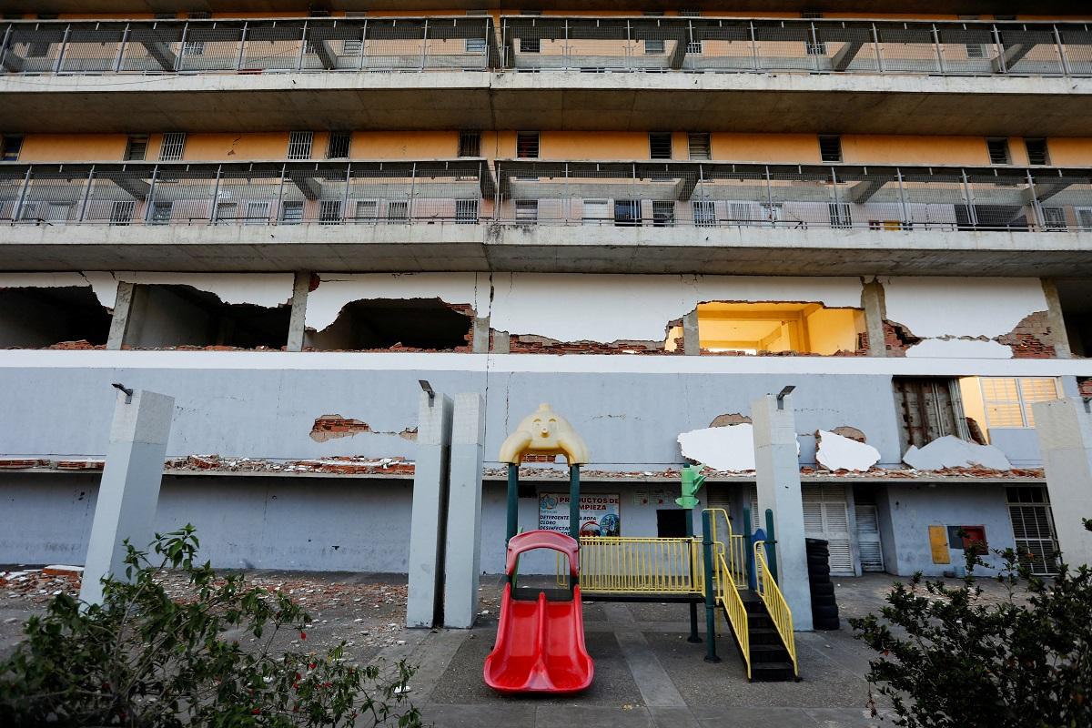 Strong aftershock hits Venezuela as rescue teams continue search for quake survivors