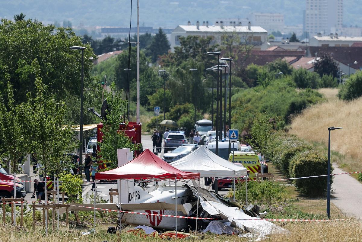 11 people killed in plane crash in northeastern France