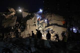 Venezuela earthquakes kill at least 32, injure hundreds