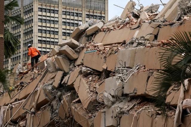 Venezuelans scramble to save lives after earthquake