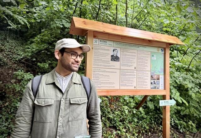 Hikers starting in Wilhelmsfeld will find it much easier, as the route is mostly downhill toward Heidelberg. Dominik Schaefer, one of the project organizers, installed information boards and marked trees to guide the way. PHOTO: Andy Pe&ntilde;afuerte III