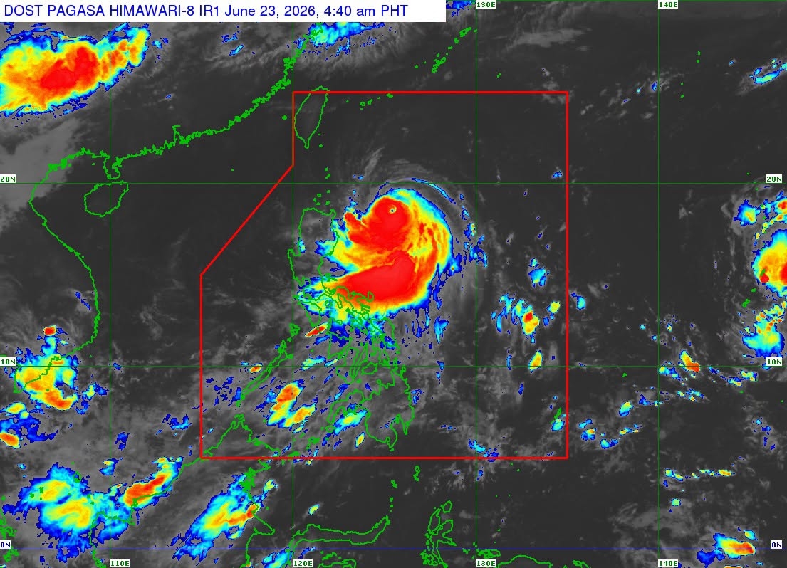 Super Typhoon Francisco slows down but maintains strength; Signal No. 1 still up