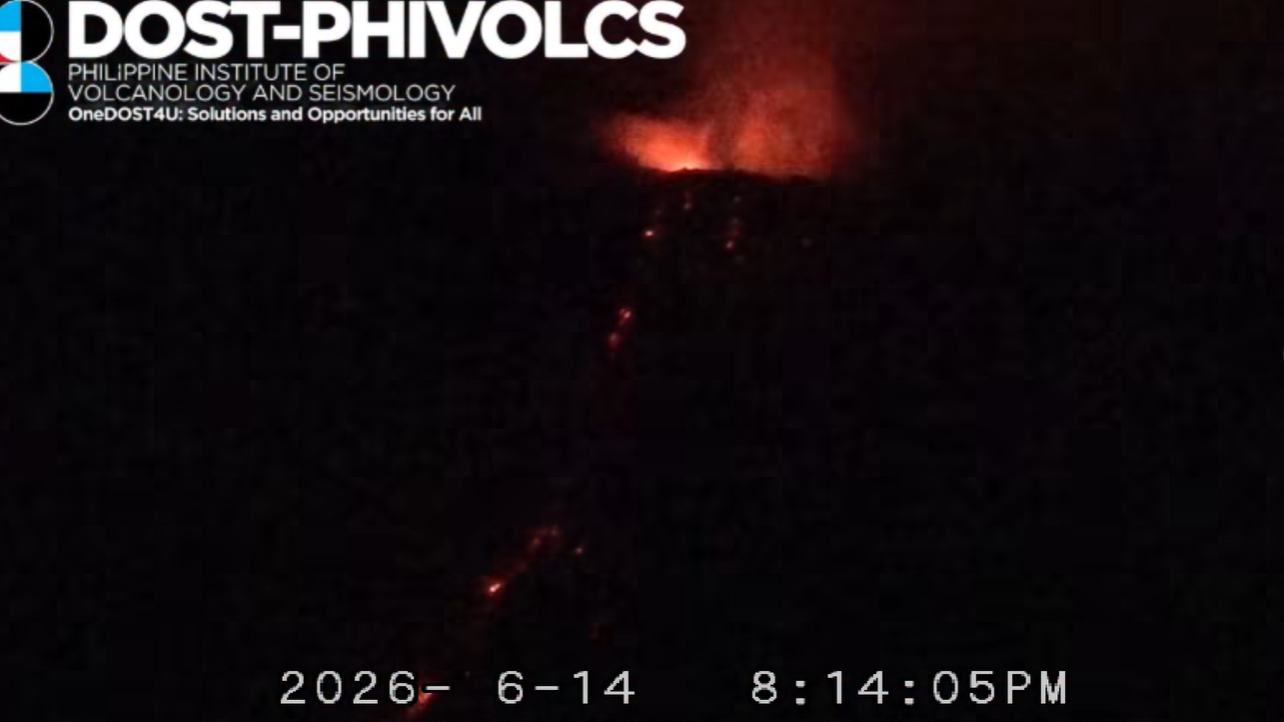 WATCH: Minor Strombolian activity on Mayon Volcano’s 160th day of effusive eruption