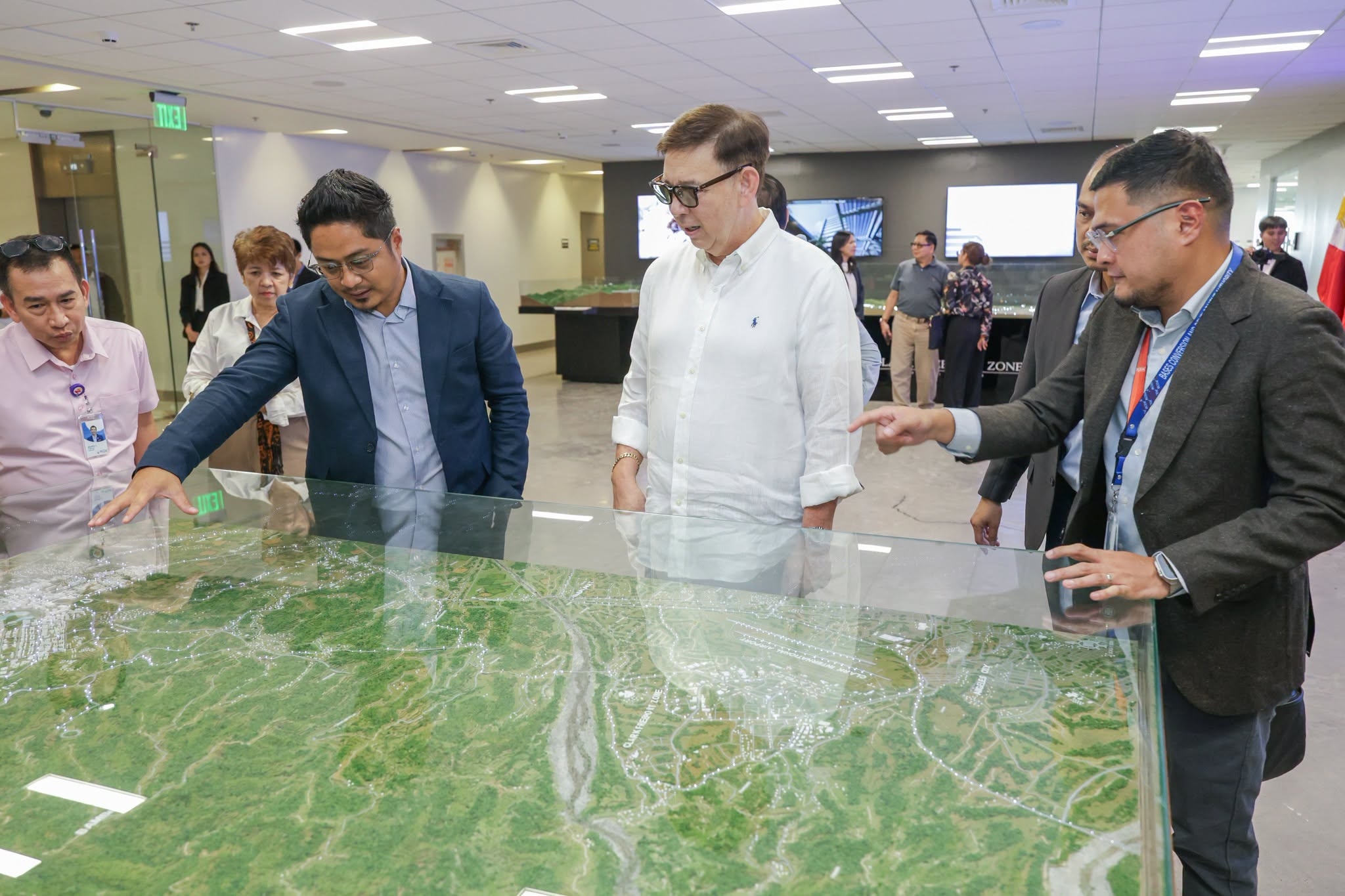 Marcos pushing for investment package to make PH as semicon, AI center, Recto says