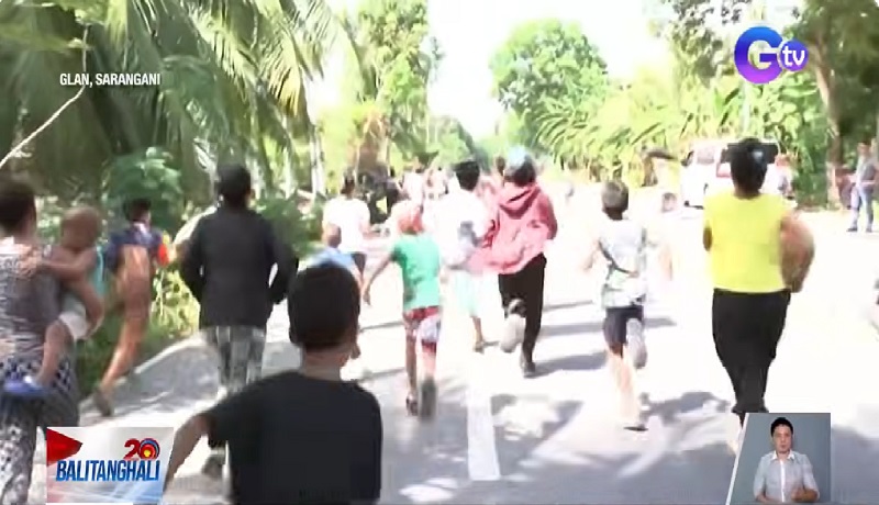 Relief goods tulad ng tubig at bigas, dinumog ng mga residente matapos ang lindol sa Mindanao