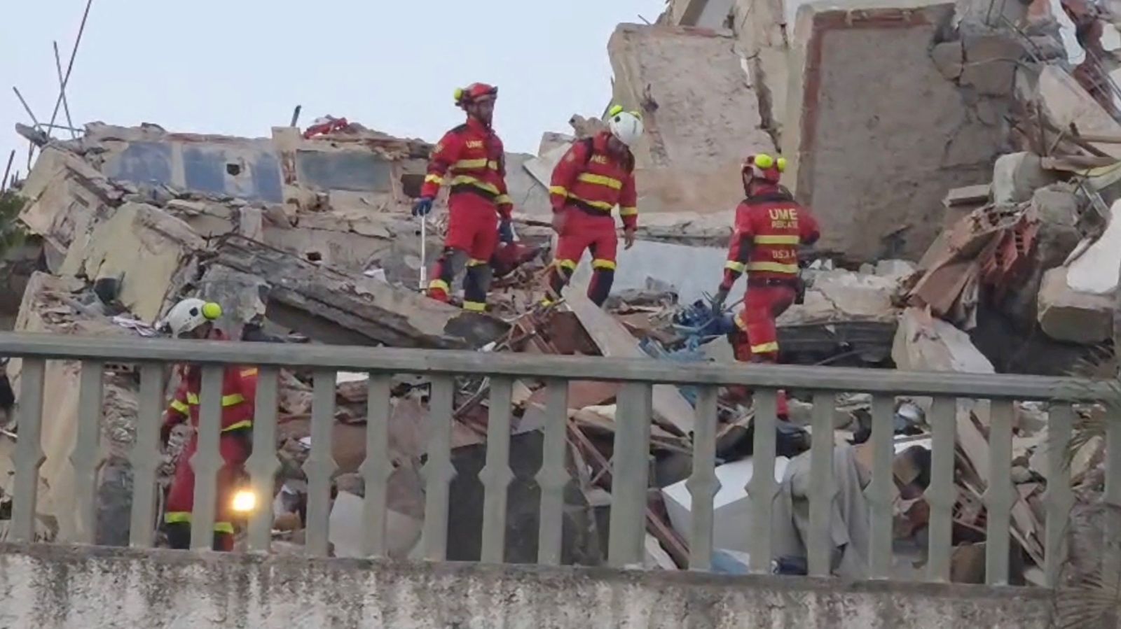 Venezuela welcomes 1,600 foreign rescuers in urgent search for earthquake survivors